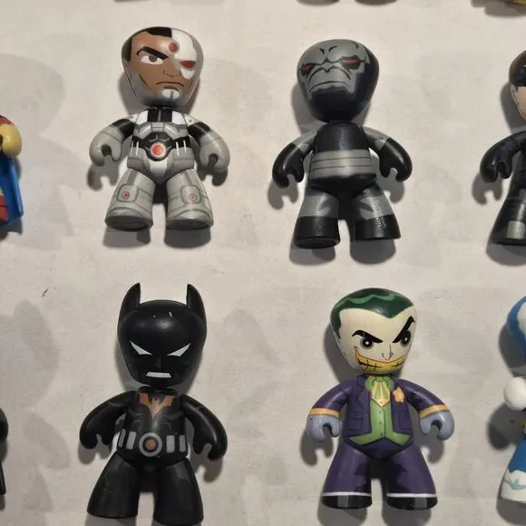 Mezco Mini Mez-Itz DC Comics Figure Lot - 15 Figures Inc. Rare Variants & Batman - Picture 6 of 16